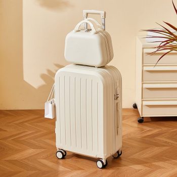 G0545Travel suitcases