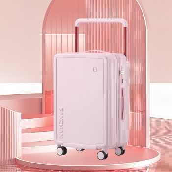 G0546Travel suitcases